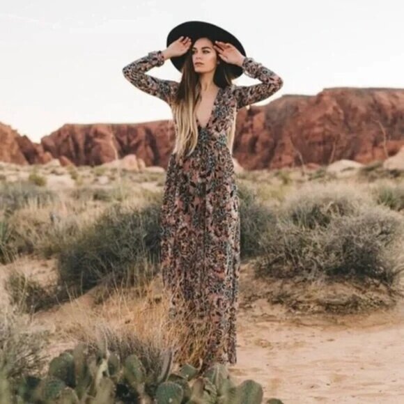 For Love & Lemons Grace Maxi Dress in Nude Floral Size Small - Picture 3 of 16
